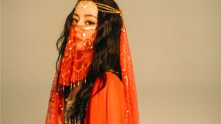 迪麗熱巴,舞紗裙,31,紅漫,12,2020 迪麗熱巴民族風造型美艷動人 穿絳紅漫舞紗裙身姿窈窕
