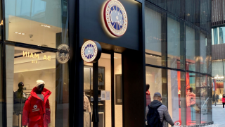 90,觀潮,店員,假貨,人手,真相 街頭人手一件“加拿大鵝”？店員道出真相：90%都是假貨 | 觀潮