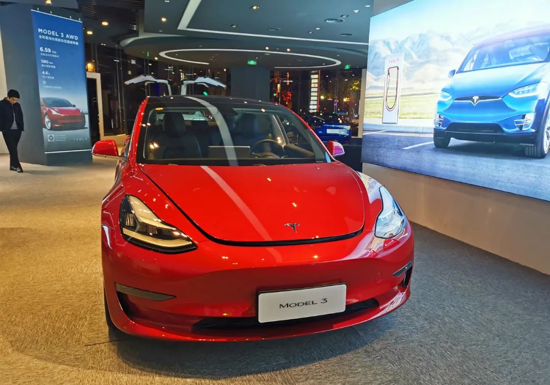 國網,打臉,Model,特斯拉,燒壞,充電 Model 3才買6天充電就被燒壞：特斯拉稱是電流太大 被國網"打臉"