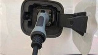 撥款,電動車,歐元,轉(zhuǎn)型,千萬,威脅 法國擬撥款5千萬歐元 幫助受電動車轉(zhuǎn)型威脅的汽車工人