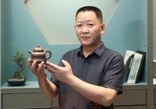 ssssssssss “強匠薈”紫砂制壺名家范偉群 “大生壺”傳人繼承傳統開拓創新