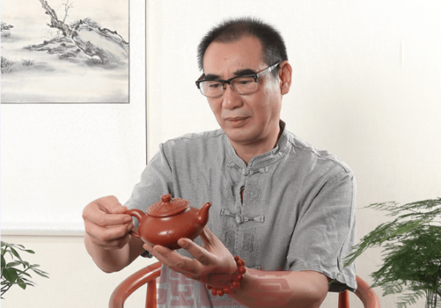 許士群,強(qiáng)匠,之魂,紫砂壺,別樣,名家 “強(qiáng)匠薈”紫砂壺名家許士群 融入傳統(tǒng)文化之魂書(shū)寫(xiě)別樣藝術(shù)人生