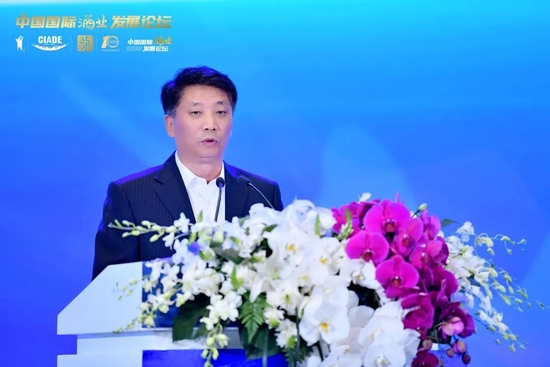 王琦,致辭,舉杯,酒業(yè),論壇,未來 王琦致辭“舉杯向未來”中國國際酒業(yè)發(fā)展論壇