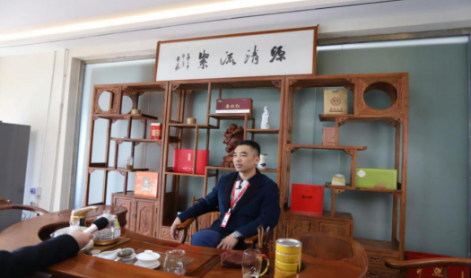 云久鴻 云久鴻：用責任與熱誠構建誠信人力資源環(huán)境