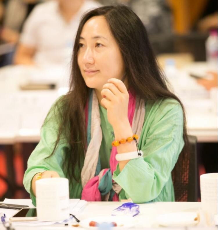 天神娛樂 假日暖洋洋 合潤傳媒 天神娛樂：《假日暖洋洋》女主張靜初Q合潤傳媒，內容植入成劇集女主熱門職業背景