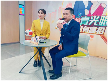 青光眼 愛爾眼科 專家科普 ?警惕“視力小偷”青光眼，千萬別關(guān)燈玩手機(jī)！