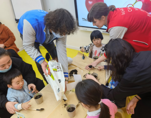 愛貝英語 康如植物 活動課 愛貝英語聯合康如植物學基金會，舉辦“小小植物學家”主題活動課