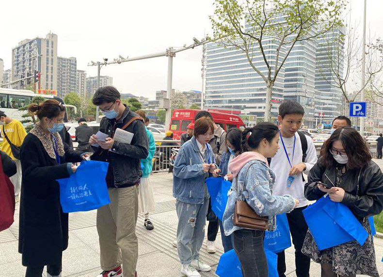 粉筆教育 公務員考試 面試 粉筆教育送出11萬份省考大禮包，助力湖南公務員考試