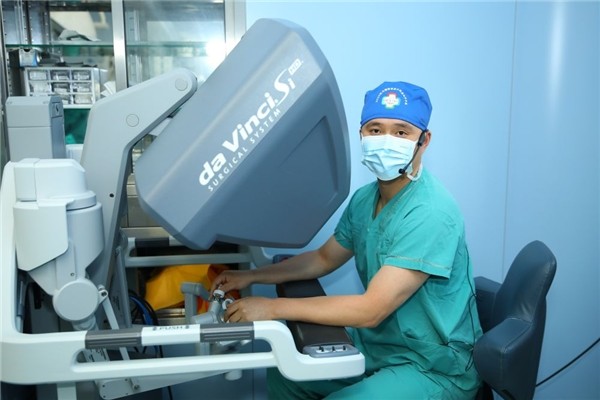 達芬奇 手術機器人 技術大會 達芬奇手術機器人亮相創新手術技術大會 助力手術精準完成