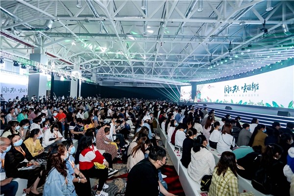 都市麗人 春夏新品 發布會 青春力量共創，2021都市麗人春夏新品發布會啟動