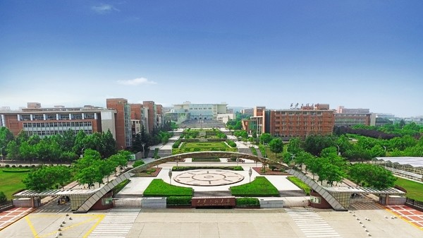 絲域·華章 西安工程大學服裝與藝術設計學院：絲域·華章