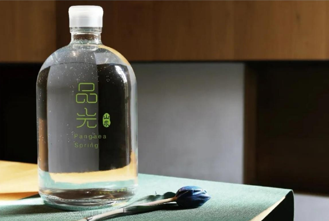 凈化水 飲用水 新鮮的品光山泉水來了，你還在喝人工凈化水嗎？
