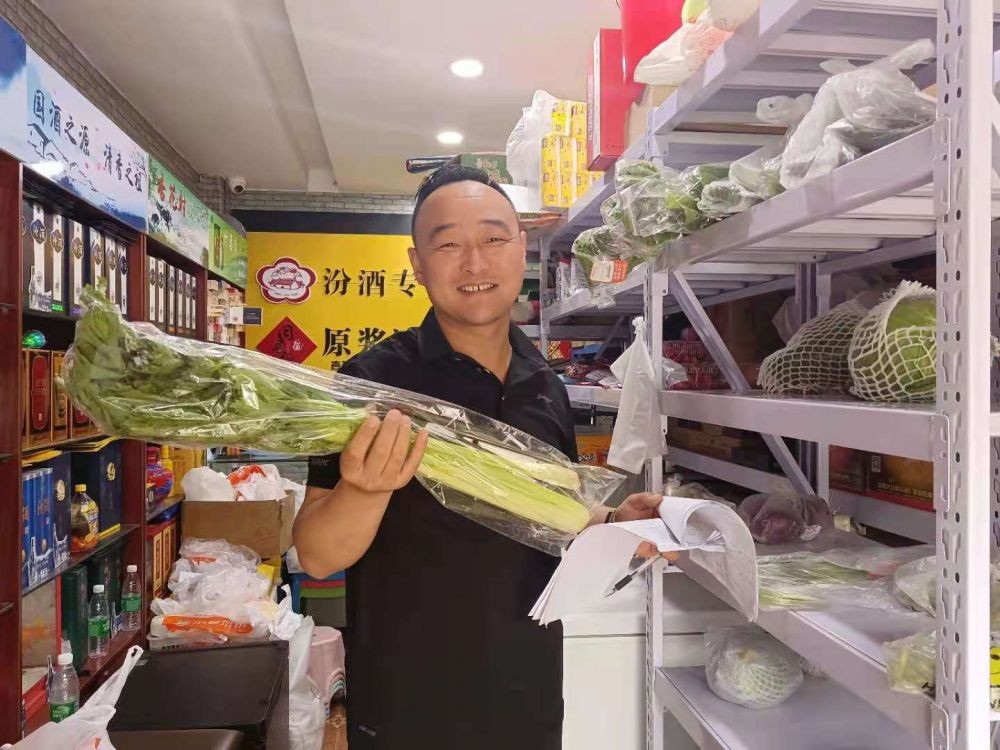 崔志強(qiáng) 45歲的酒水店店主，為什么一天能賣出近千顆雞蛋