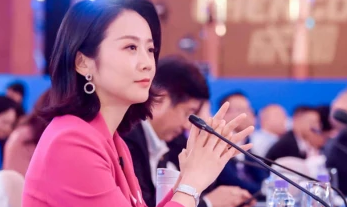三胎 艾誠接受英國《衛(wèi)報》專訪 正能量支持三胎努力養(yǎng)家