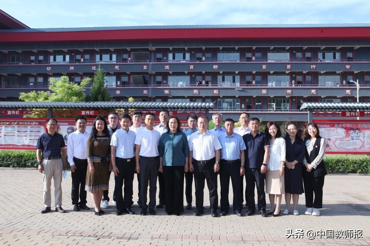 PBL 內(nèi)蒙古烏海市舉辦首屆項目式教學(xué)（PBL）成果展示交流活動