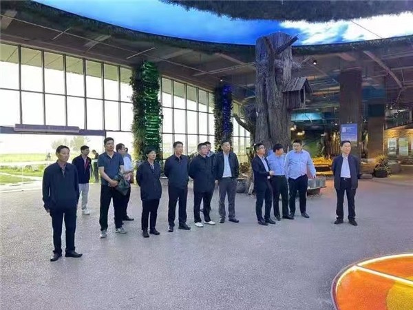 蒙草 榆林市副市長馬秀嵐一行深入蒙草調(diào)研